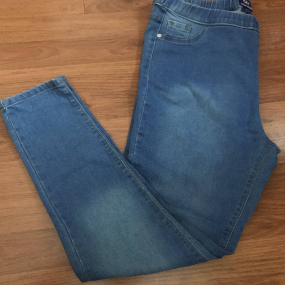 Soft and stretchy plus size skinny jeans